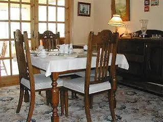 Ross House 3*