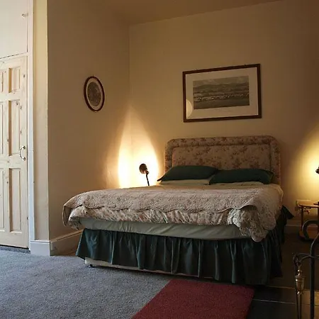 Ross House Hotel